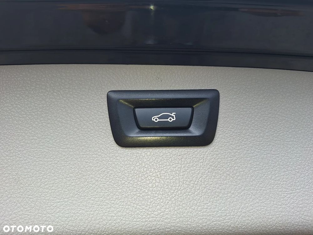 BMW Seria 3 318d - 17