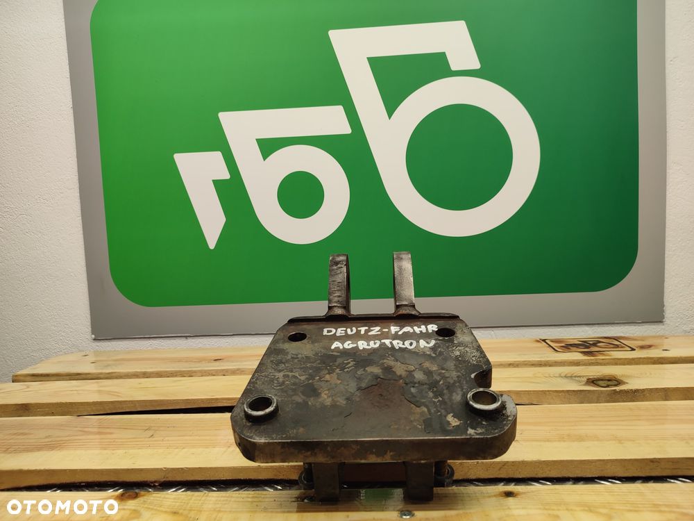 Uchwyt, Zaczep śruby centralnej DEUTZ-FAHR Agrotron - 1