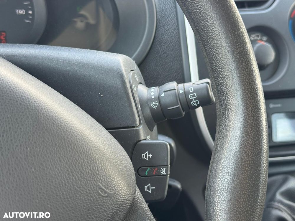 Renault Kangoo ENERGY dCi 90 FAP Start & Stop EXPERIENCE - 17