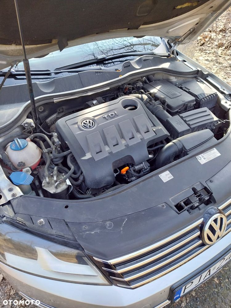 Volkswagen Passat 2.0 TDI Comfortline - 11
