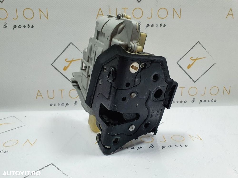 Broasca usa  dreapta spate VOLKSWAGEN PASSAT Variant 3C5 2005 - 2011 2.0 TDI BMR, CBBB   3C4839016A - 1