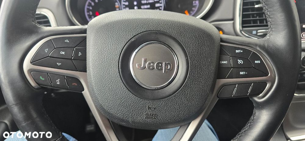 Jeep Grand Cherokee - 11