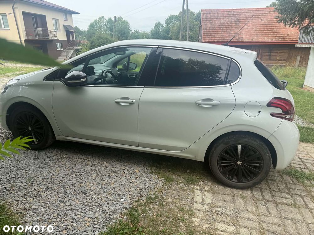 Peugeot 208 1.2 PureTech Allure S&S EAT6 - 3