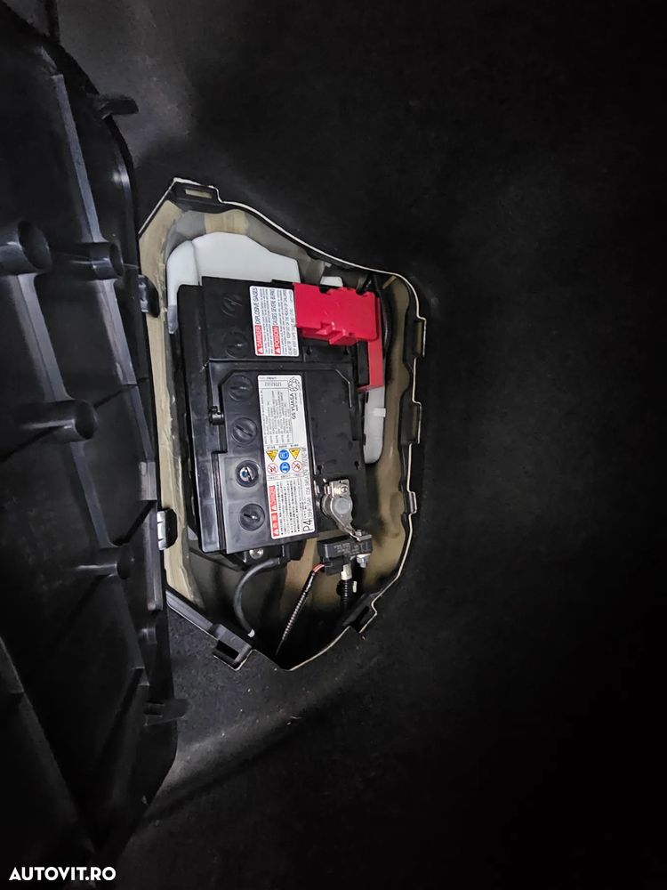 Toyota Camry Executive - 28