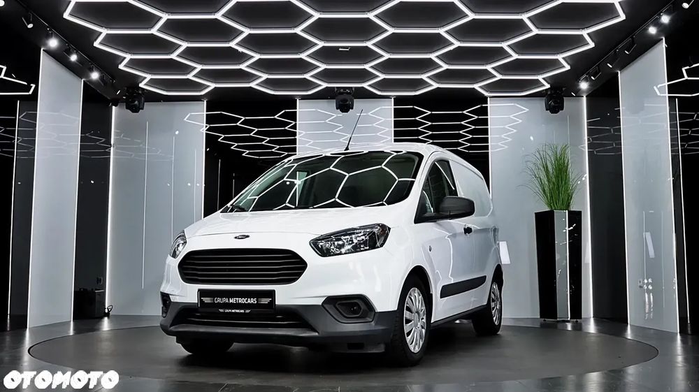 Ford Transit Courier - 2