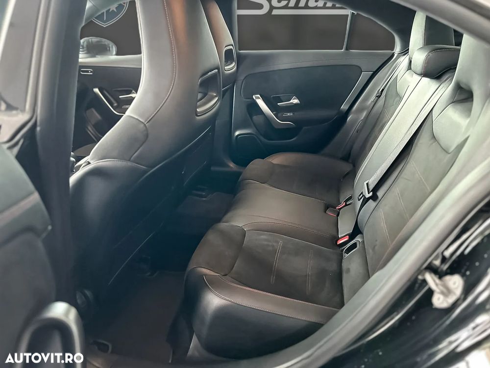 Mercedes-Benz CLA 250 e 8G-DCT AMG Line - 11