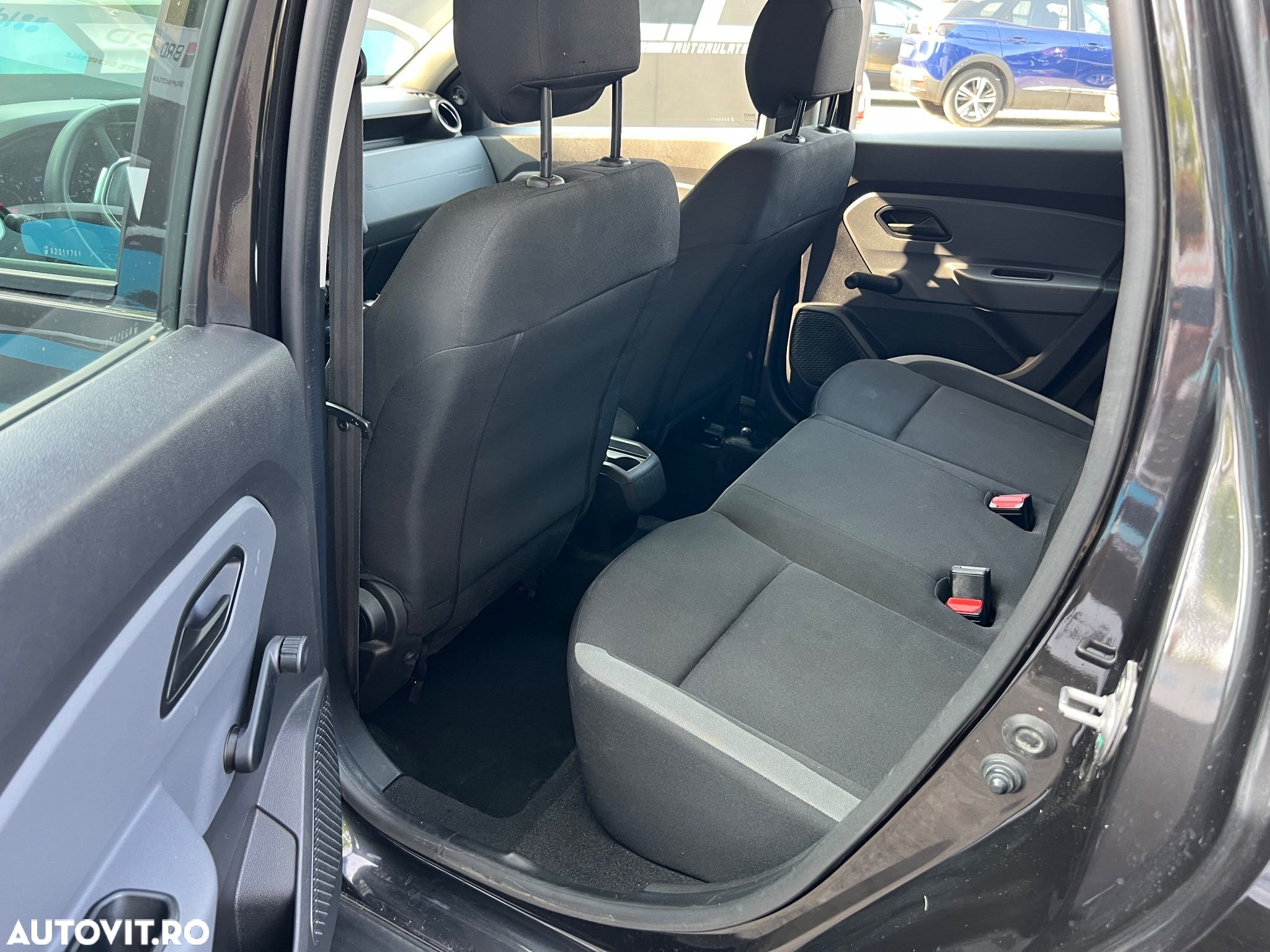 Dacia Duster 1.6 SCe Essential - 13
