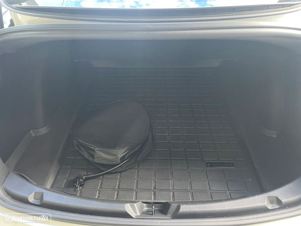 Tesla Model 3 Standard RWD - 27