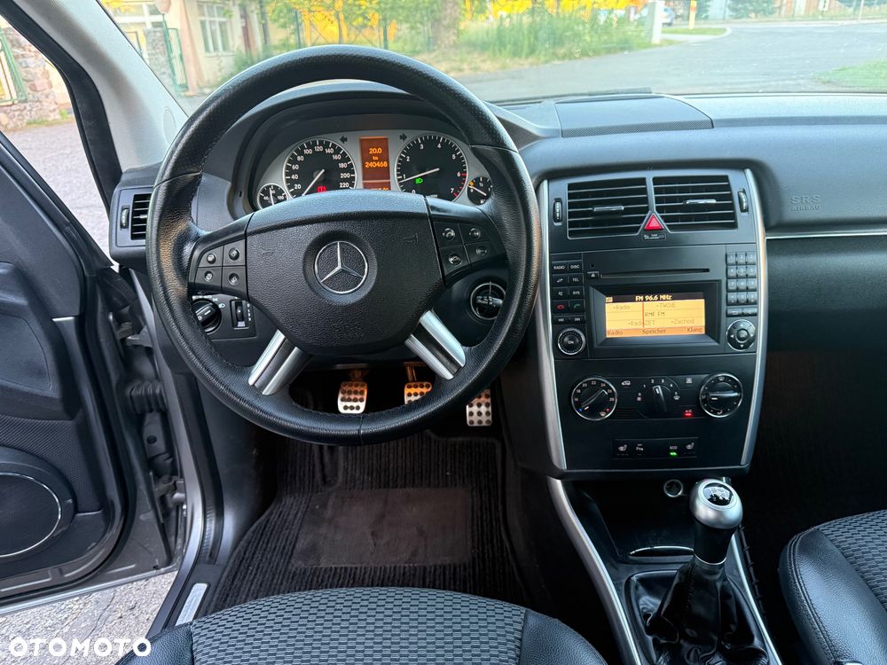 Mercedes-Benz Klasa B 180 BlueEFFICIENCY SPORT EDITION - 13