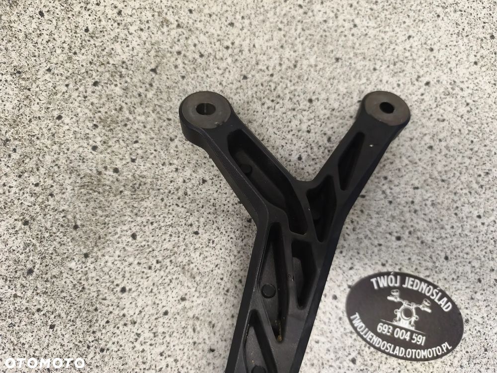 Set lewy tył, podnóżek pasażera Triumph Trident 660 2022 - 9