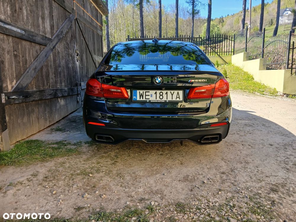 BMW Seria 5 M550i xDrive sport - 4