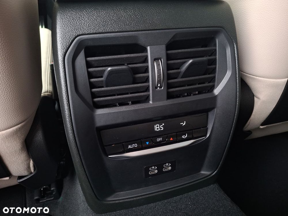 BMW Seria 3 320i xDrive M Sport - 27