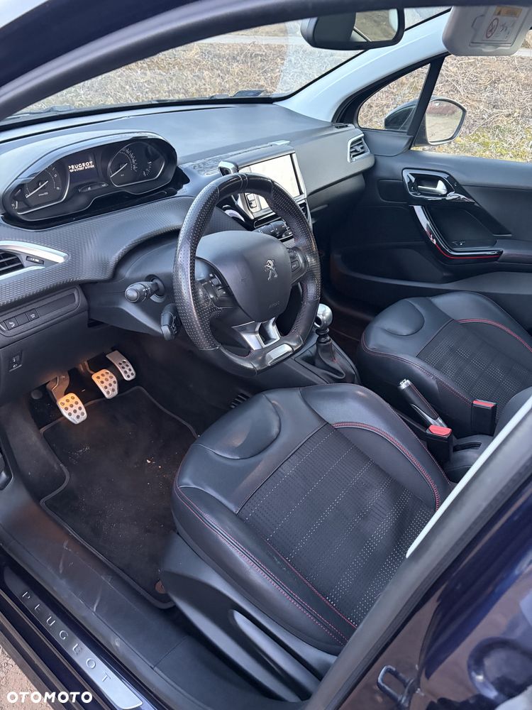 Peugeot 208 - 6
