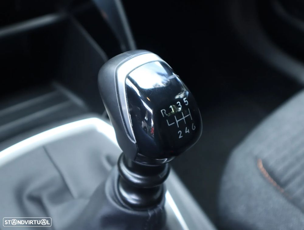 Peugeot 2008 1.2 PureTech Style - 36