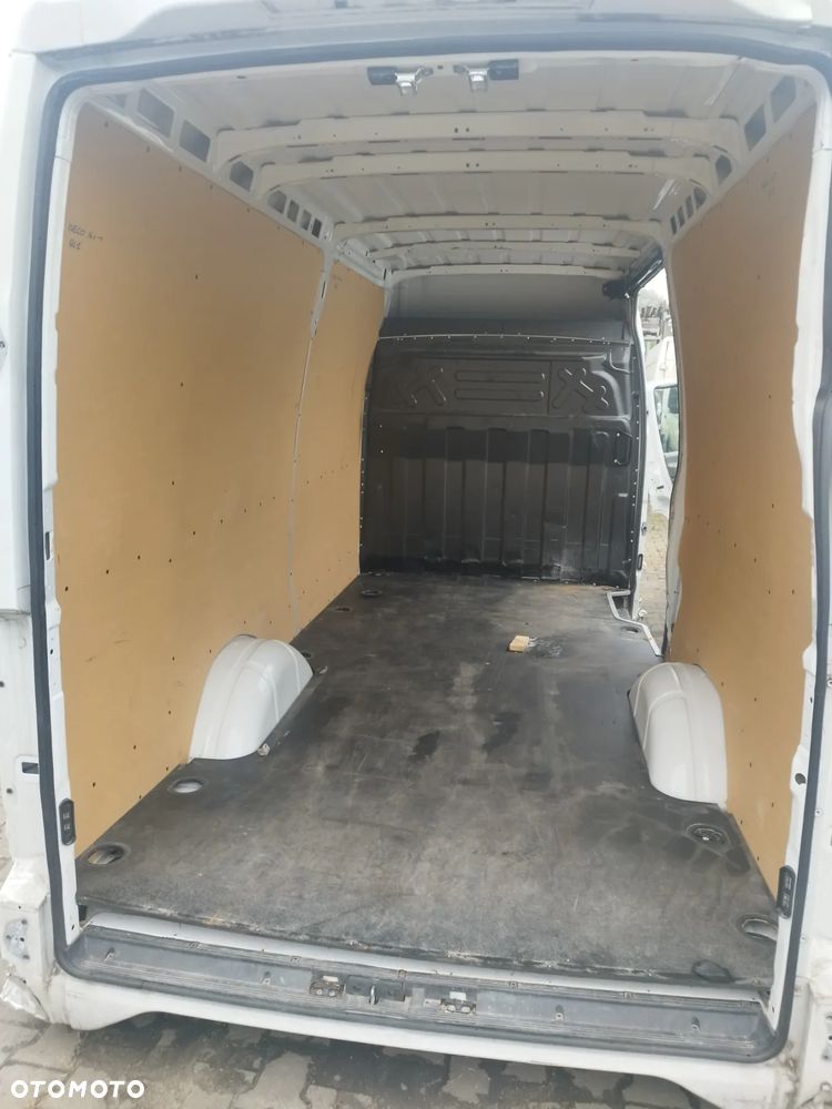 Zabudowa wewnętrzna boczki podłoga Iveco Daily 2014r- L3H2