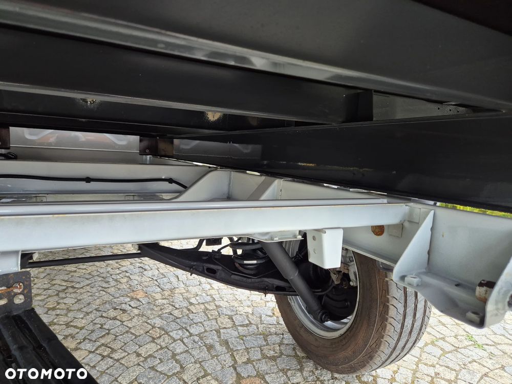 Volkswagen T5 kilka sztuk - 30