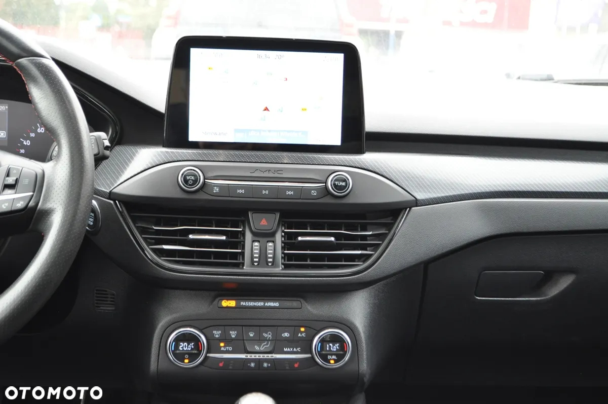 Ford Focus 1.0 EcoBoost Hybrid ST-LINE VIGNALE - 37