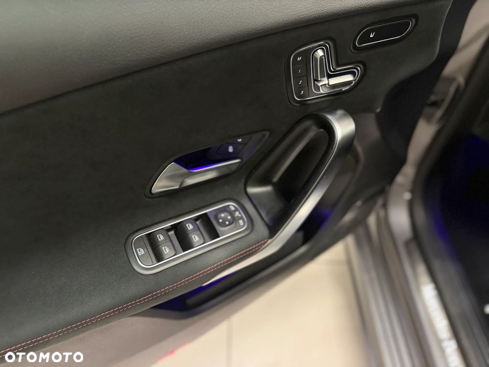 Mercedes-Benz Klasa A 220 4-Matic AMG Line 7G-DCT - 5