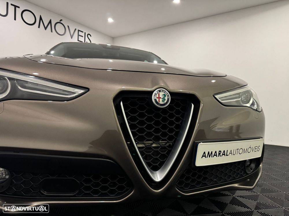 Alfa Romeo Stelvio 2.2 D Super AT8 - 13