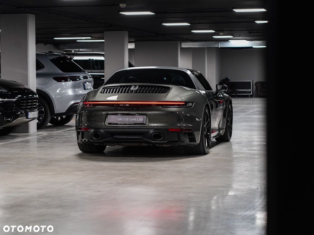 Porsche 911 Targa 4 GTS - 23