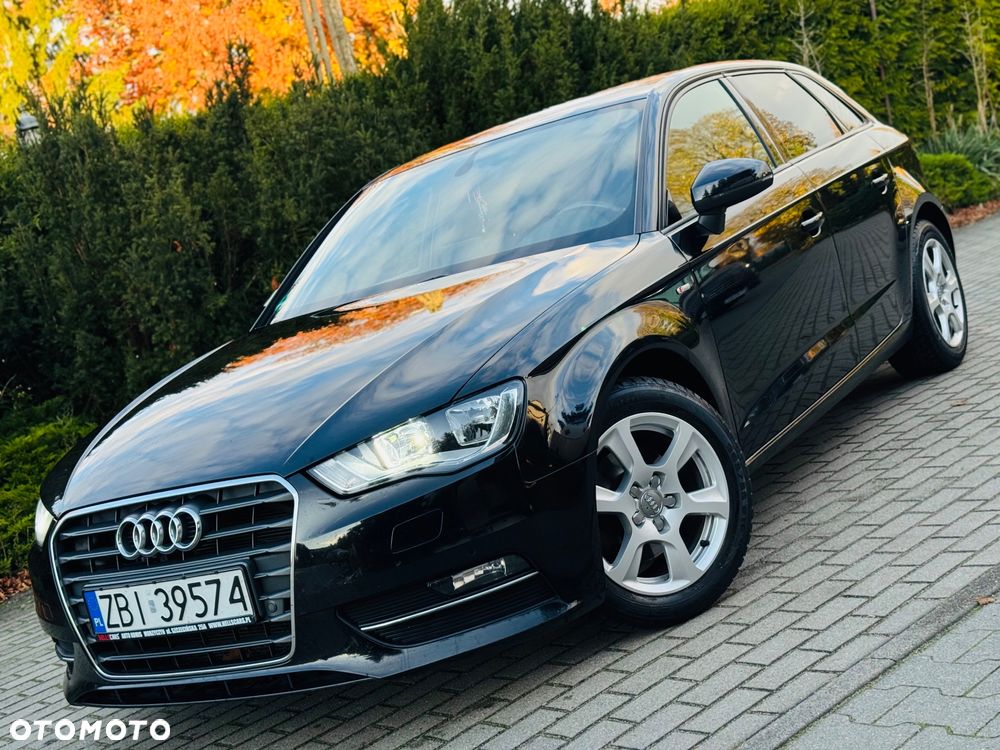 Audi A3 Sportback 1.6 TDI S line Sportpaket - 14