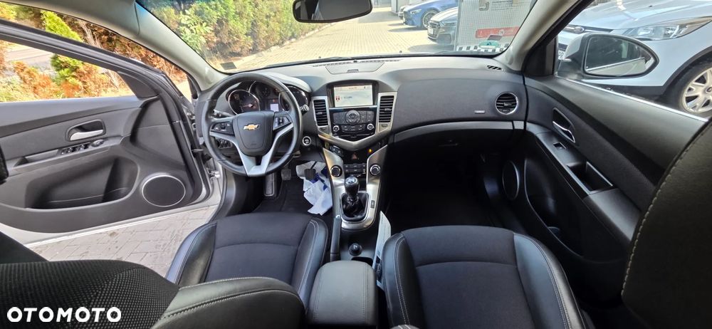 Chevrolet Cruze 1.8 LTZ - 33
