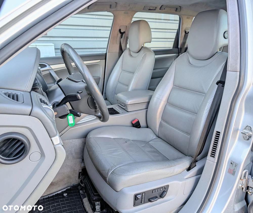 Porsche Cayenne - 14