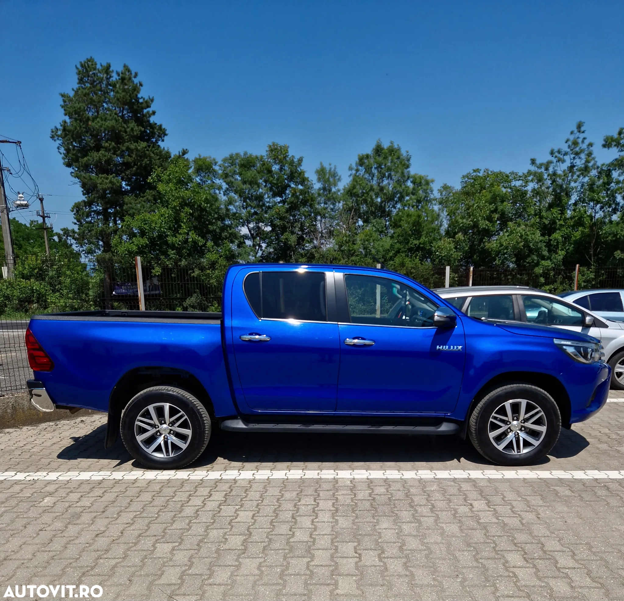 Toyota Hilux 4x4 Double Cab M/T Comfort - 2