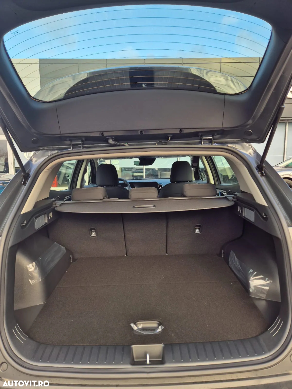 Kia Sportage 1.6 T-GDI MHEV 7DCT HP 4x2 Urban - 11