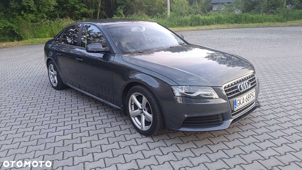 Audi A4 Limousine - 1