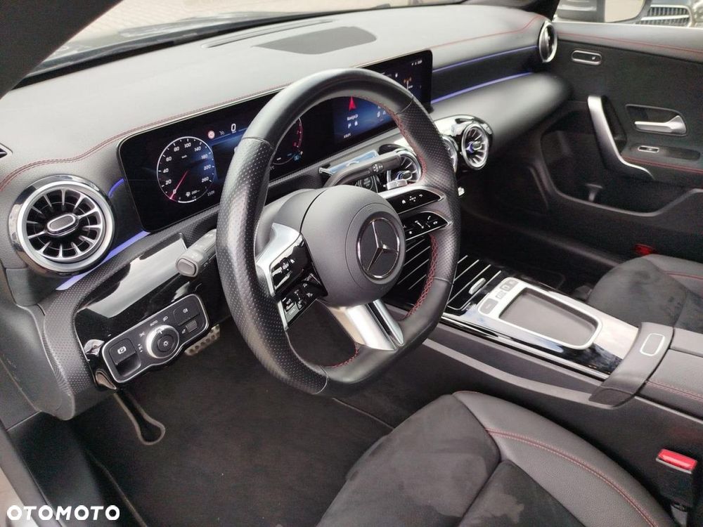 Mercedes-Benz CLA - 11