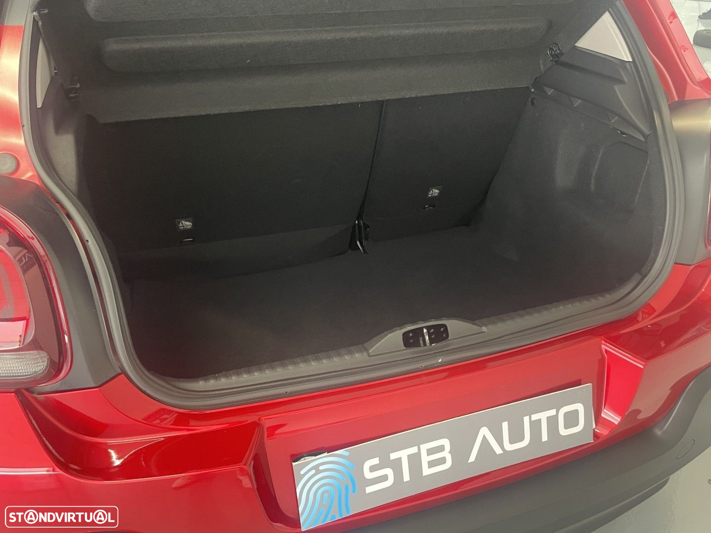 Citroën C3 1.2 PureTech Shine - 36