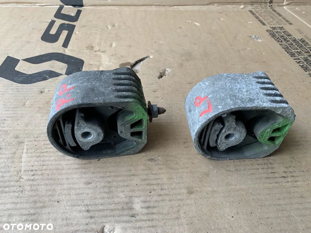 Łapa poduszka silnika Mercedes W169 W245 - 3