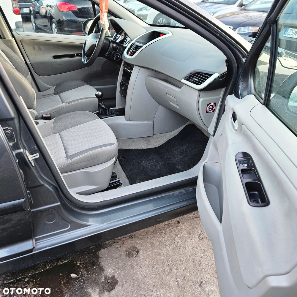 Peugeot 207 1.4 - 24
