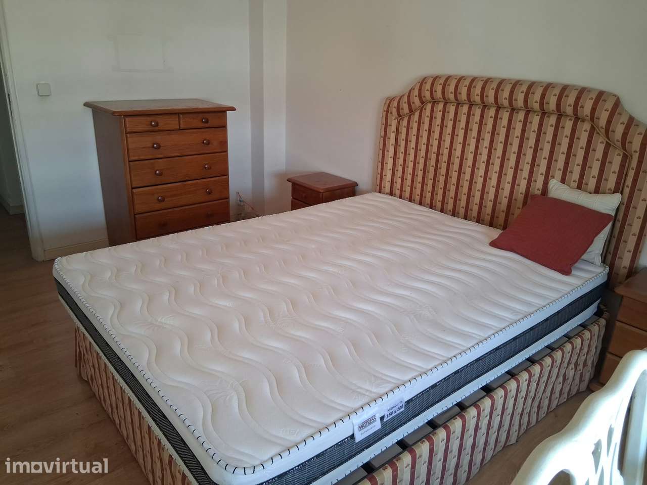 Quarto Mobilado para Arrendamento | Rua dos Combatentes - Grande imagem: 2/9
