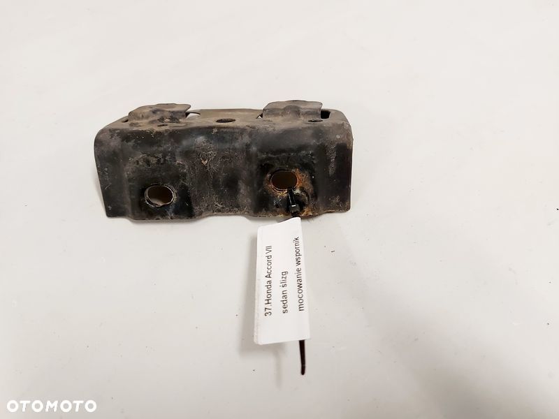 ACCORD VII SEDAN WSPORNIK LAMPY LEWY TYŁ MOCOWANIE - 2