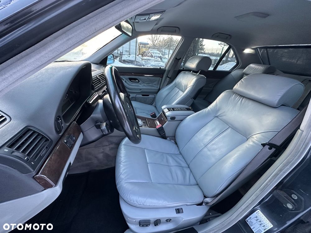 BMW Seria 7 728i - 15