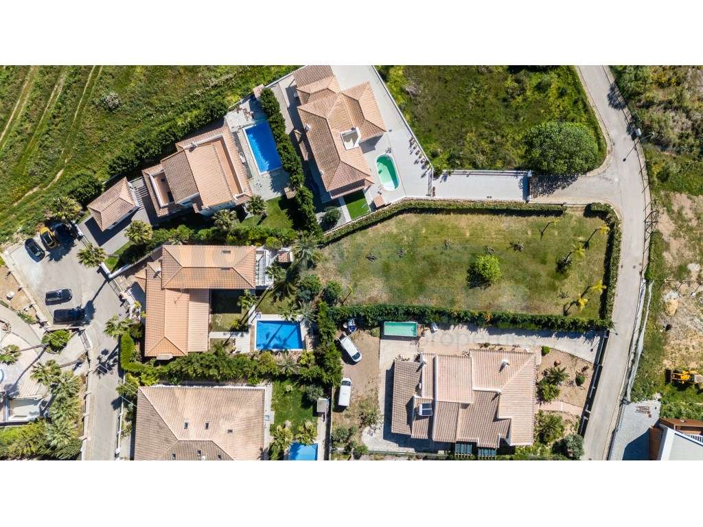 Moradia T5 com Jardim e Piscina + Lote Urbano para construção - Cas... - Grande imagem: 3/52