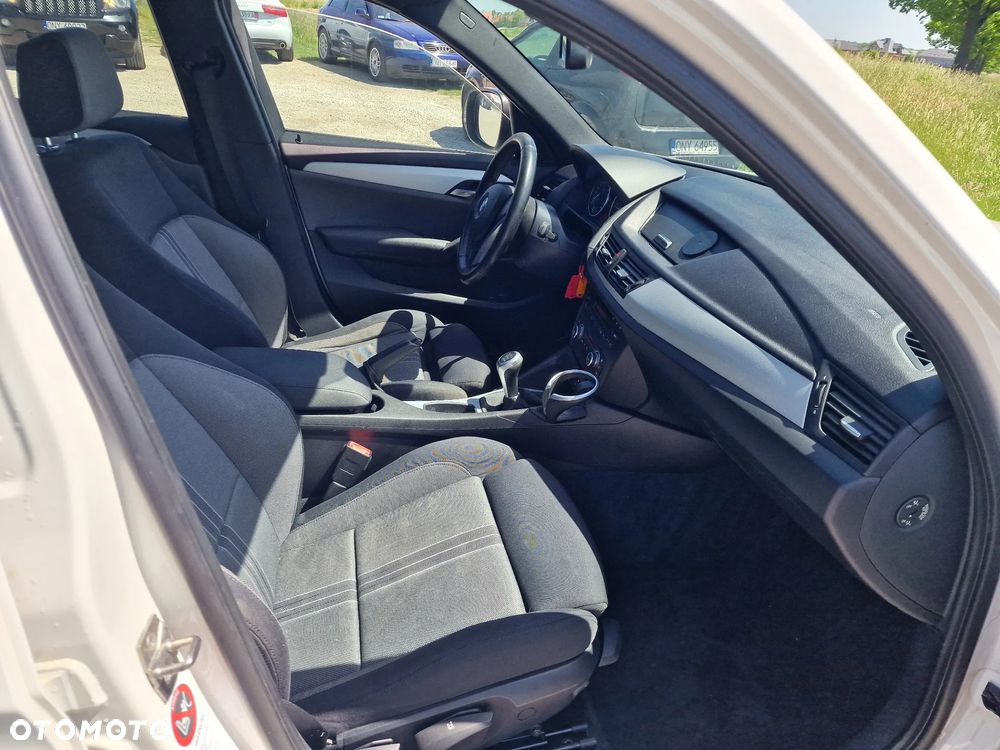 BMW X1 sDrive18d xLine - 25