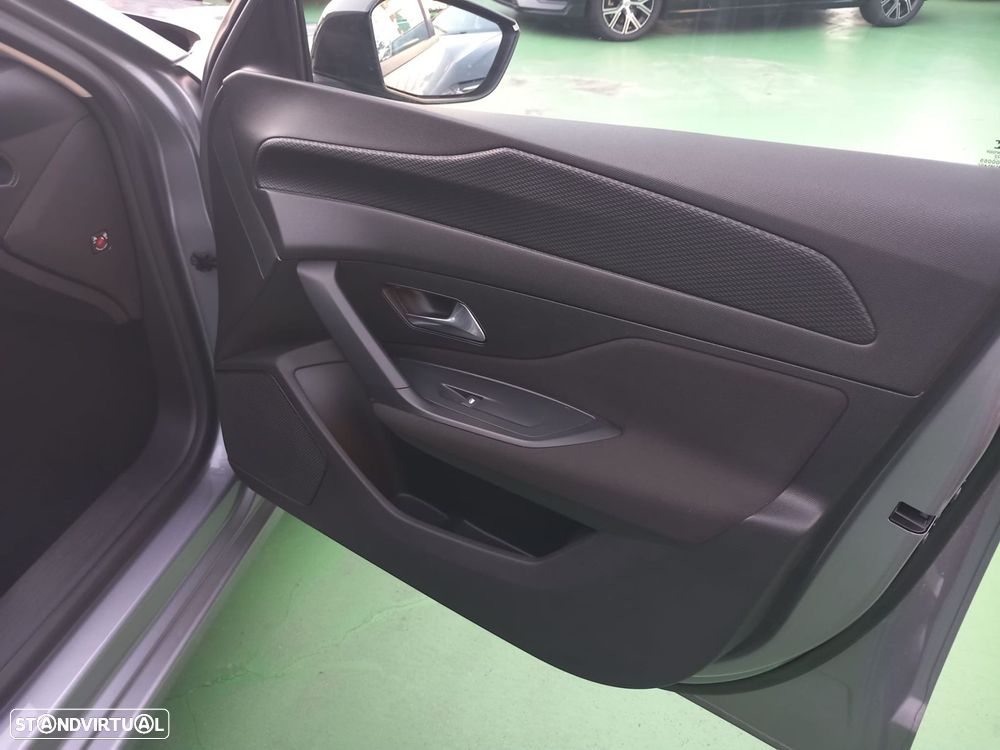 Peugeot 308 1.6 Hybrid Allure e-EAT8 - 10