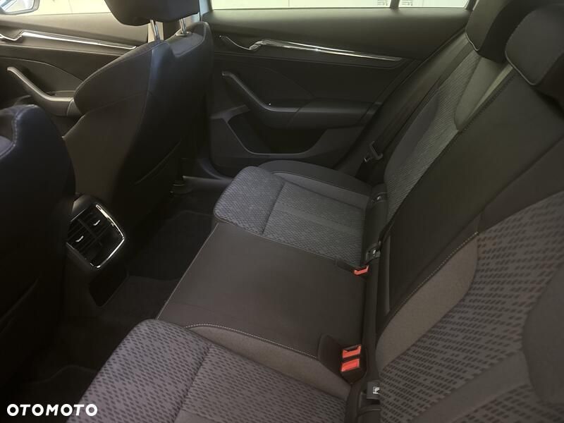 Skoda Octavia 2.0 TDI Style DSG - 19