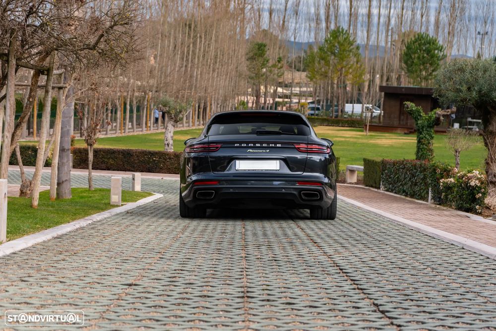 Porsche Panamera Sport Turismo 4 E-Hybrid - 17
