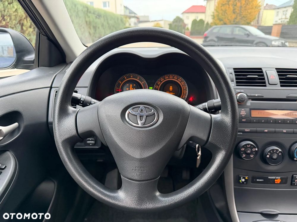 Toyota Corolla - 11
