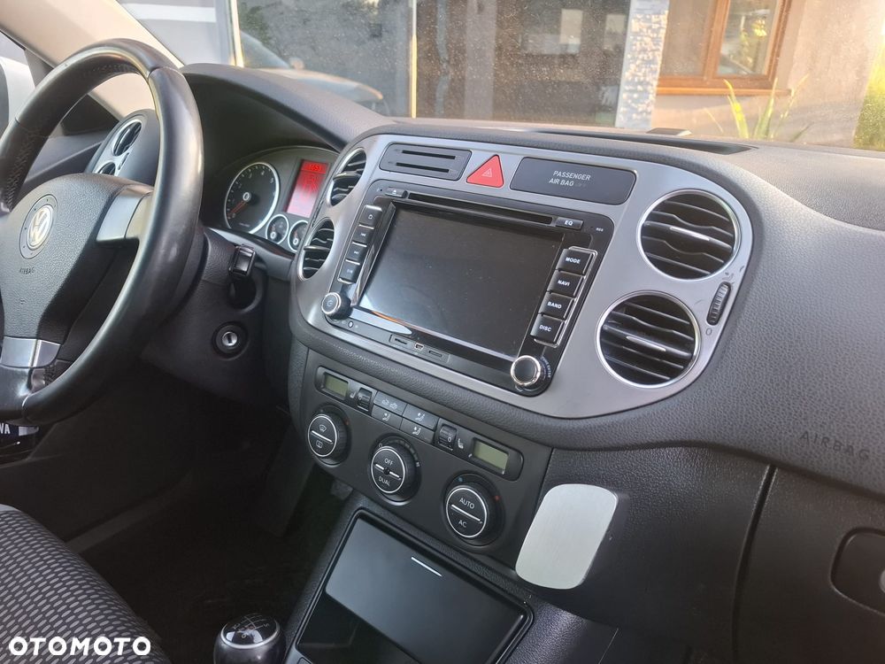 Volkswagen Tiguan - 16