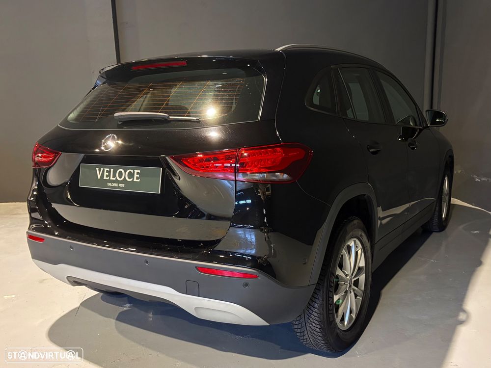 Mercedes-Benz GLA 180 7G-DCT - 8