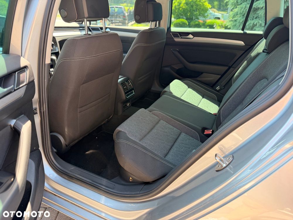 Volkswagen Passat 2.0 TDI SCR DSG Elegance - 14