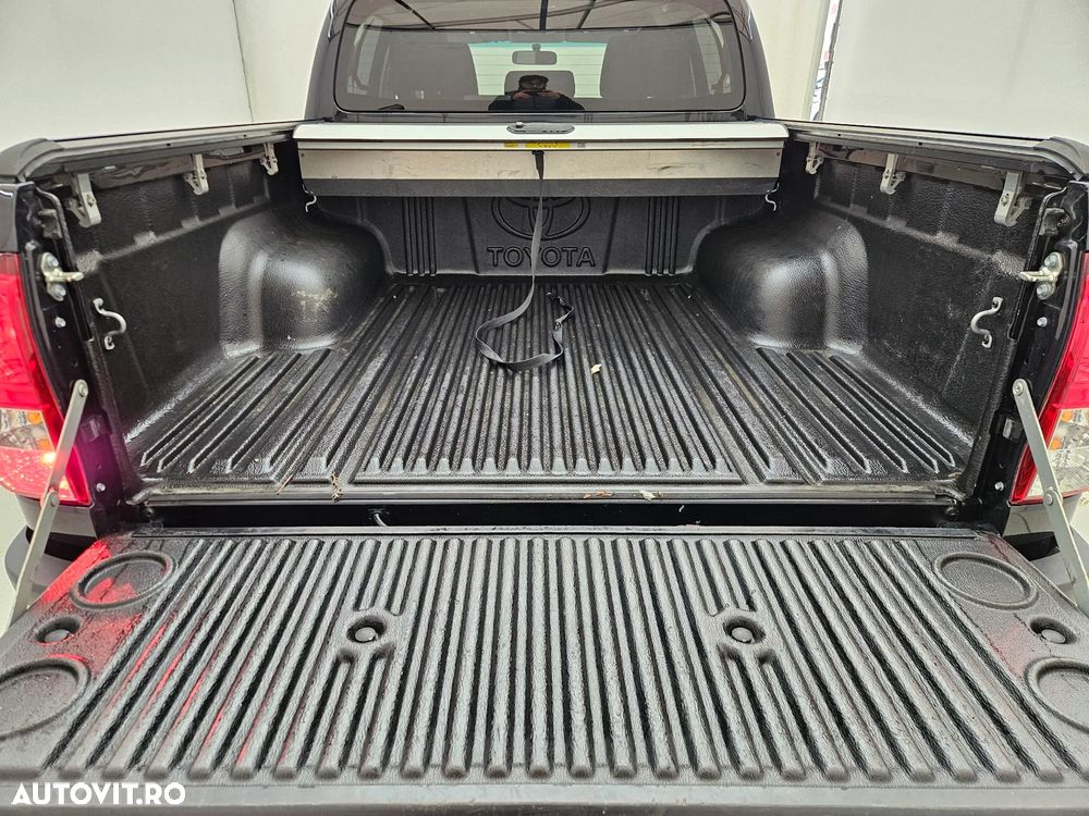 Toyota Hilux - 10