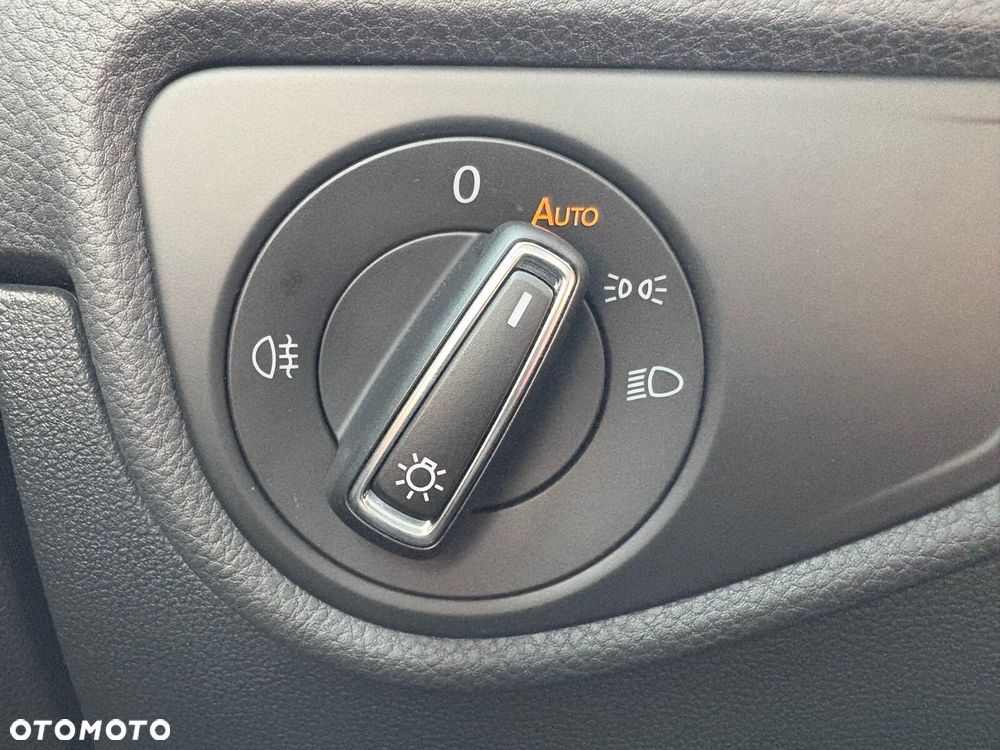 Volkswagen Touran - 26