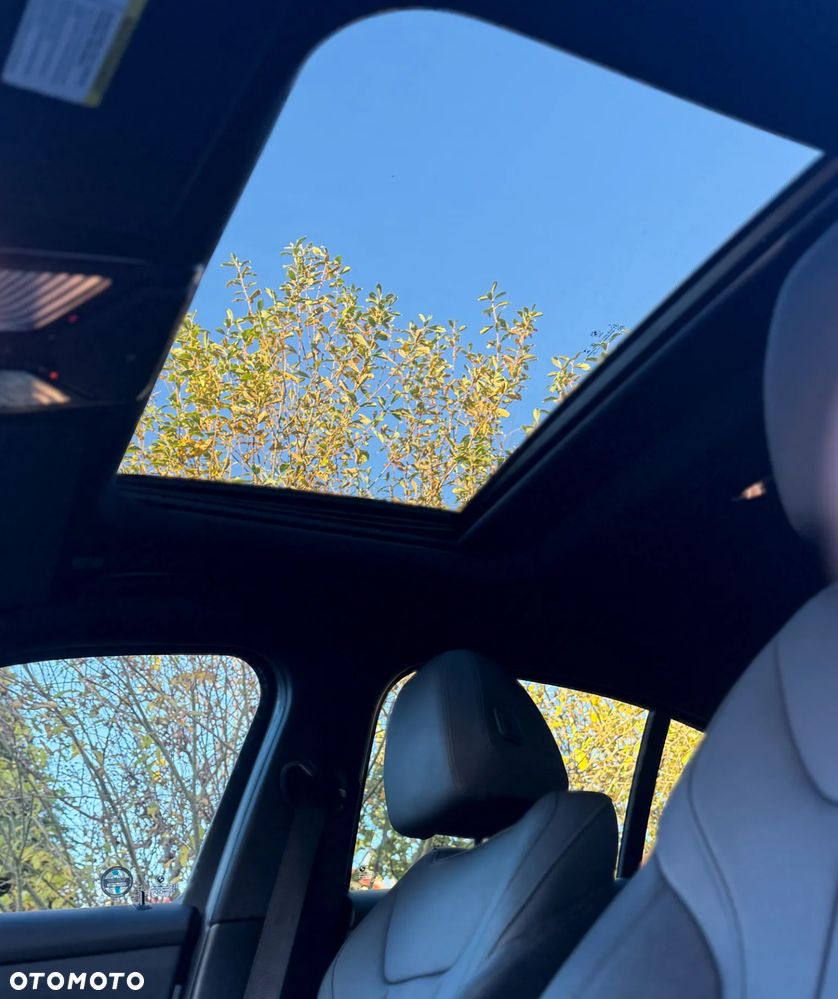 BMW Seria 3 330i xDrive M Sport - 16