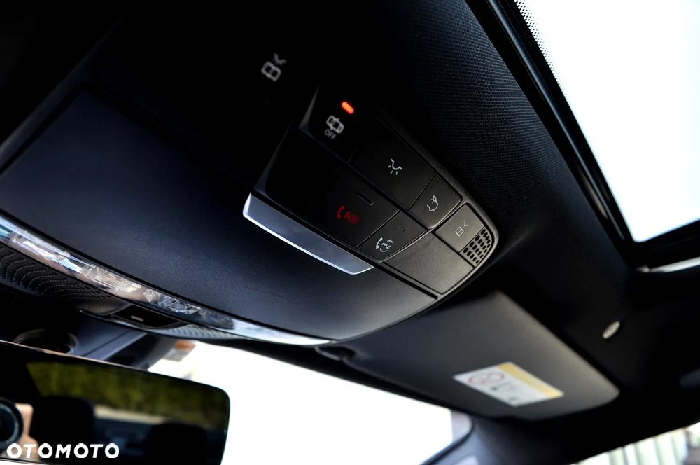 Mercedes-Benz CLS 300 d 4Matic 9G-TRONIC AMG Line - 35